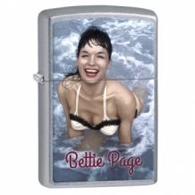 Zippo aansteker Betty Page Street Chroom