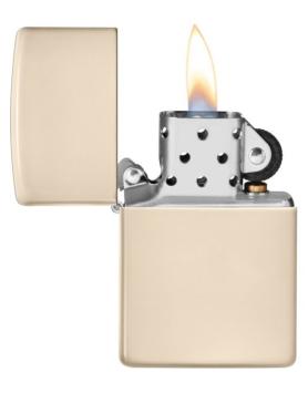 Aansteker Zippo regular flat sand open met vlam