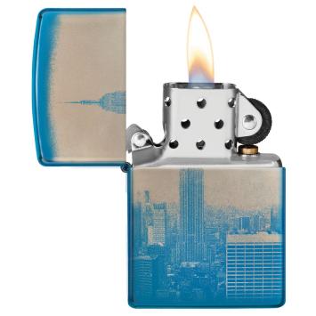 Zippo aansteker NYC Design open met vlam