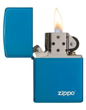 Aansteker Zippo Saphhire with Logo open met vlam